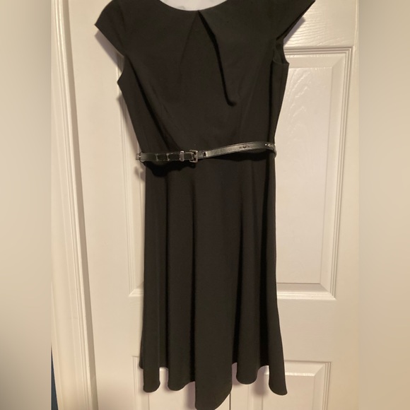 Little black dress, skater style - Picture 3 of 10